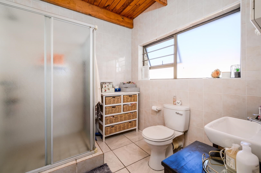 8 Bedroom Property for Sale in Summerstrand Eastern Cape